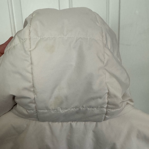 The North Face Cream and Gray Girls Puffer Jacket - Picture 10 of 10